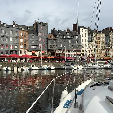 Le Petit Paradis أونفلور