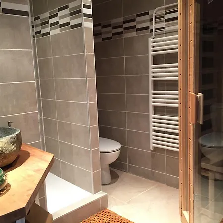 Le Petit Paradis הונפלר